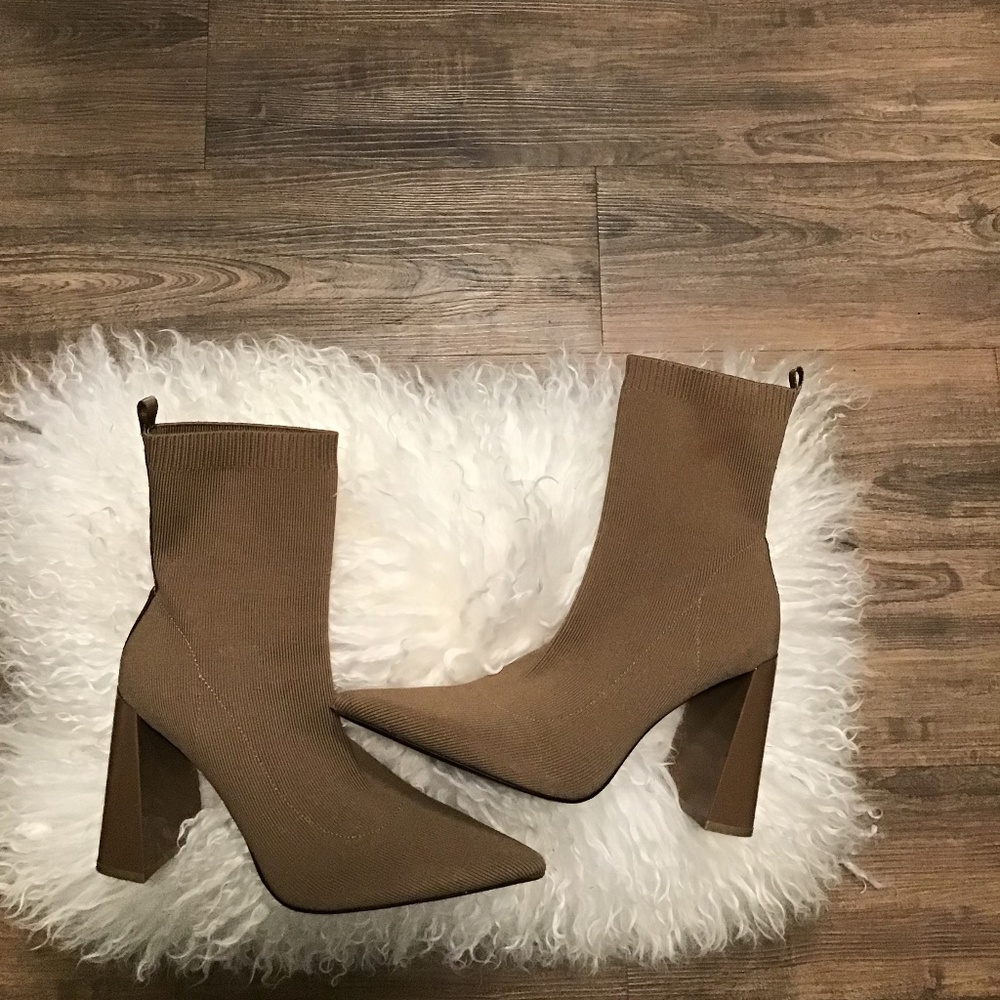 Zara stretch ankle pointy ankle boot
